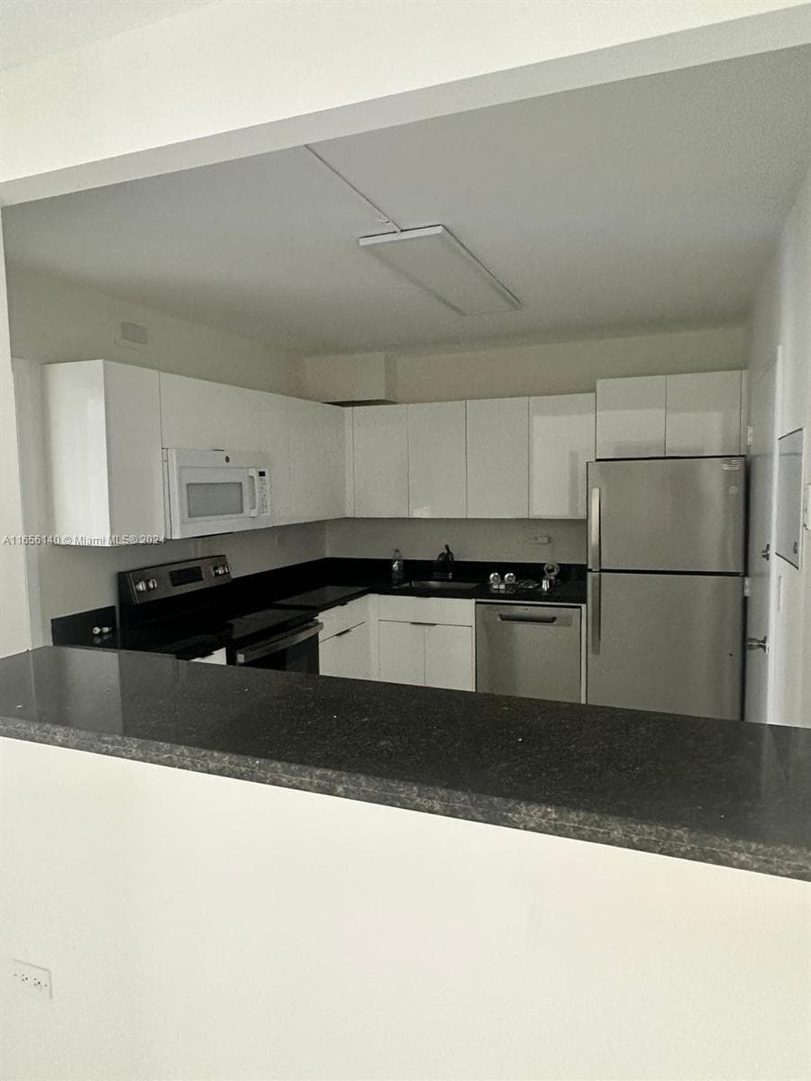 5555 Collins Ave # 8Z, Miami Beach FL 33140 — 7