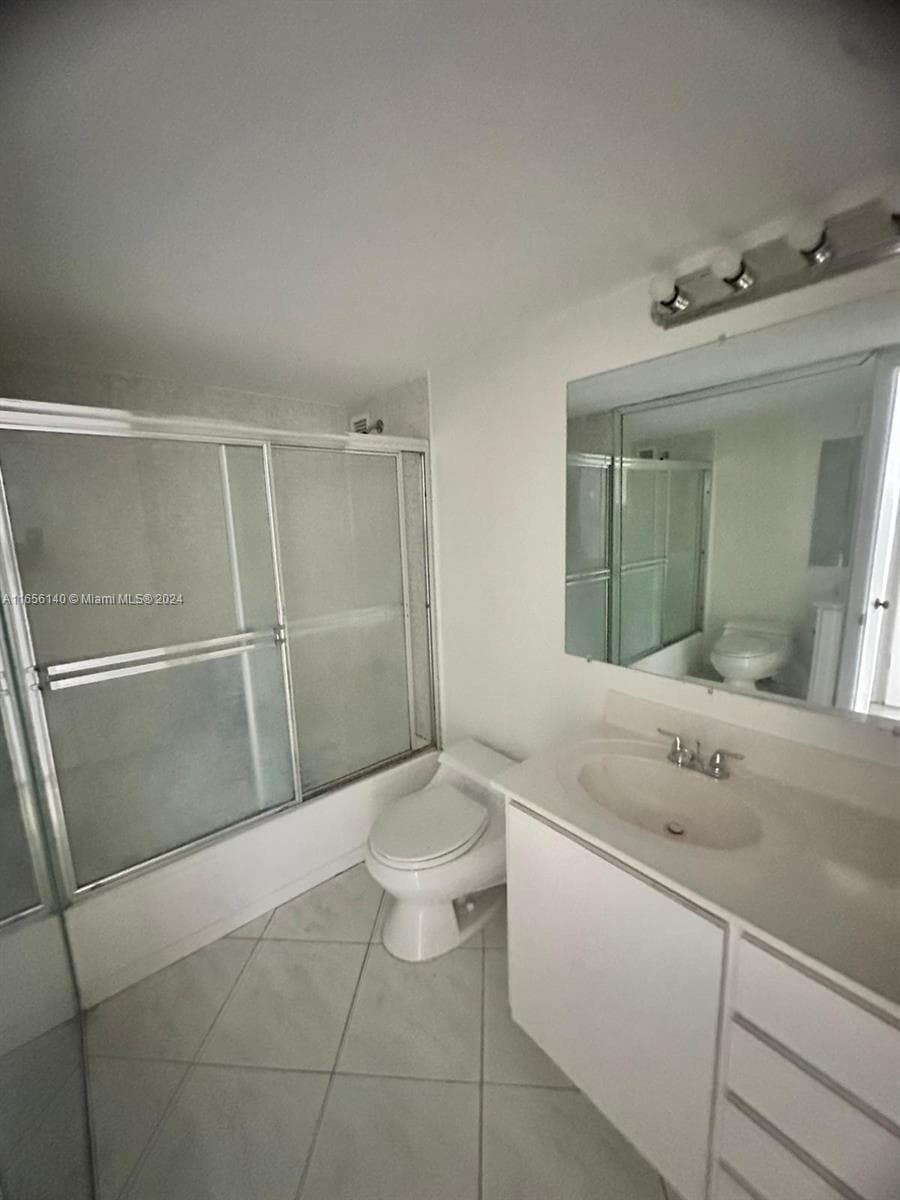 5555 Collins Ave # 8Z, Miami Beach FL 33140 — 24