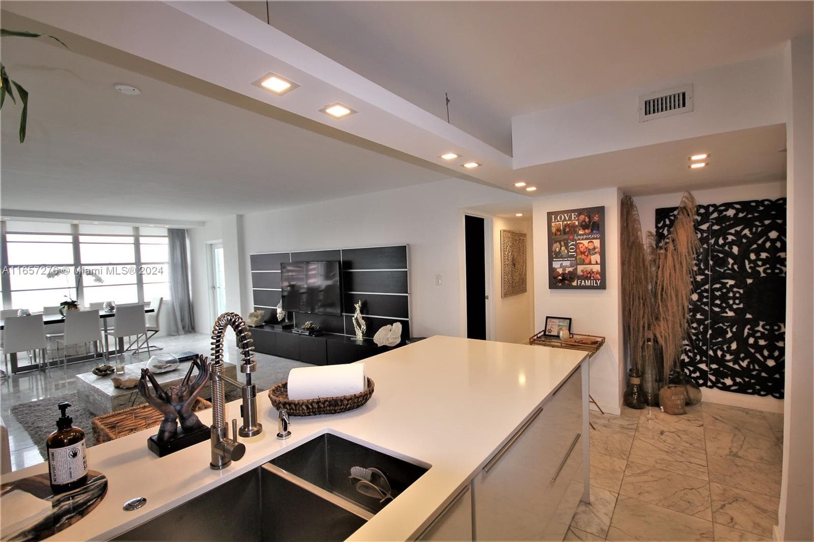 5151 Collins Ave # 933, Miami Beach FL 33140 — 2