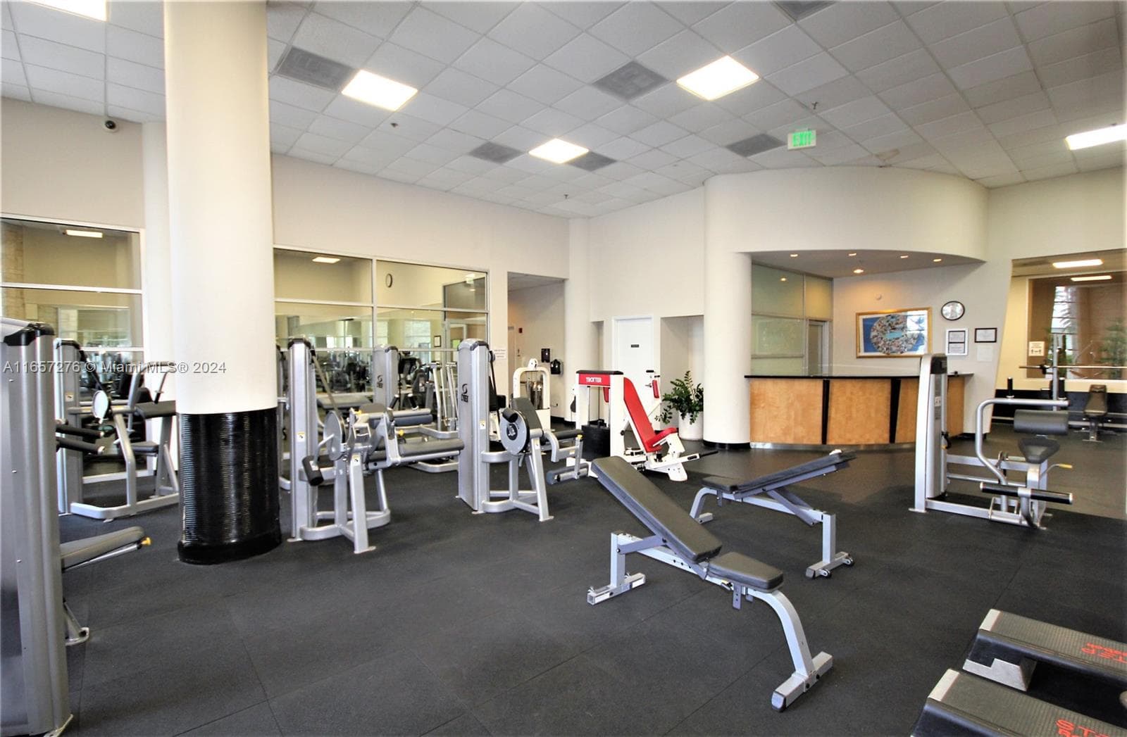 5151 Collins Ave # 933, Miami Beach FL 33140 — 57