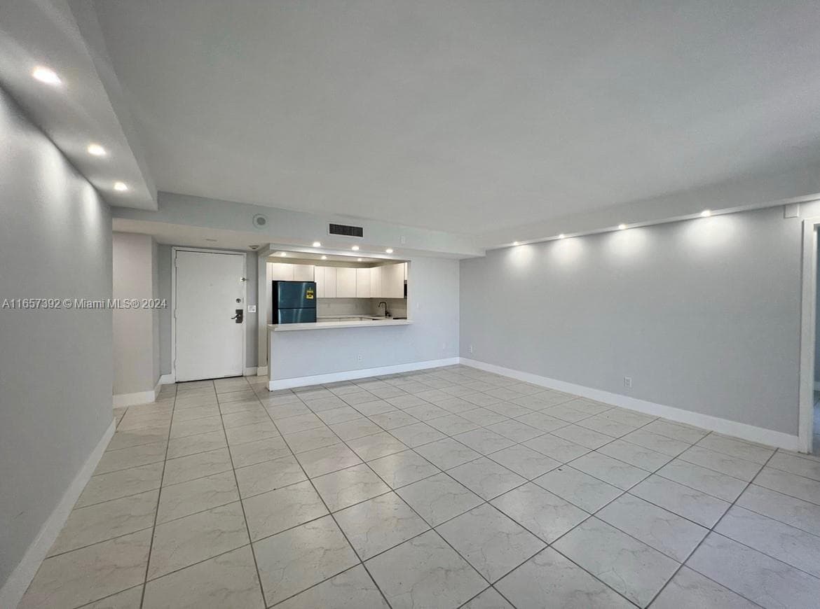 13499 Biscayne Blvd # 1405, North Miami FL 33181 — 6