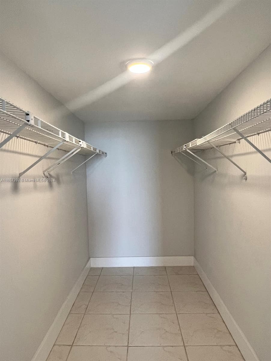13499 Biscayne Blvd # 1405, North Miami FL 33181 — 16