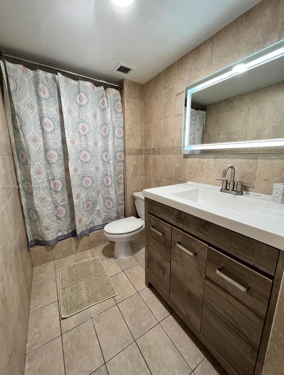 13499 Biscayne Blvd # 1205, North Miami FL 33181 — 17