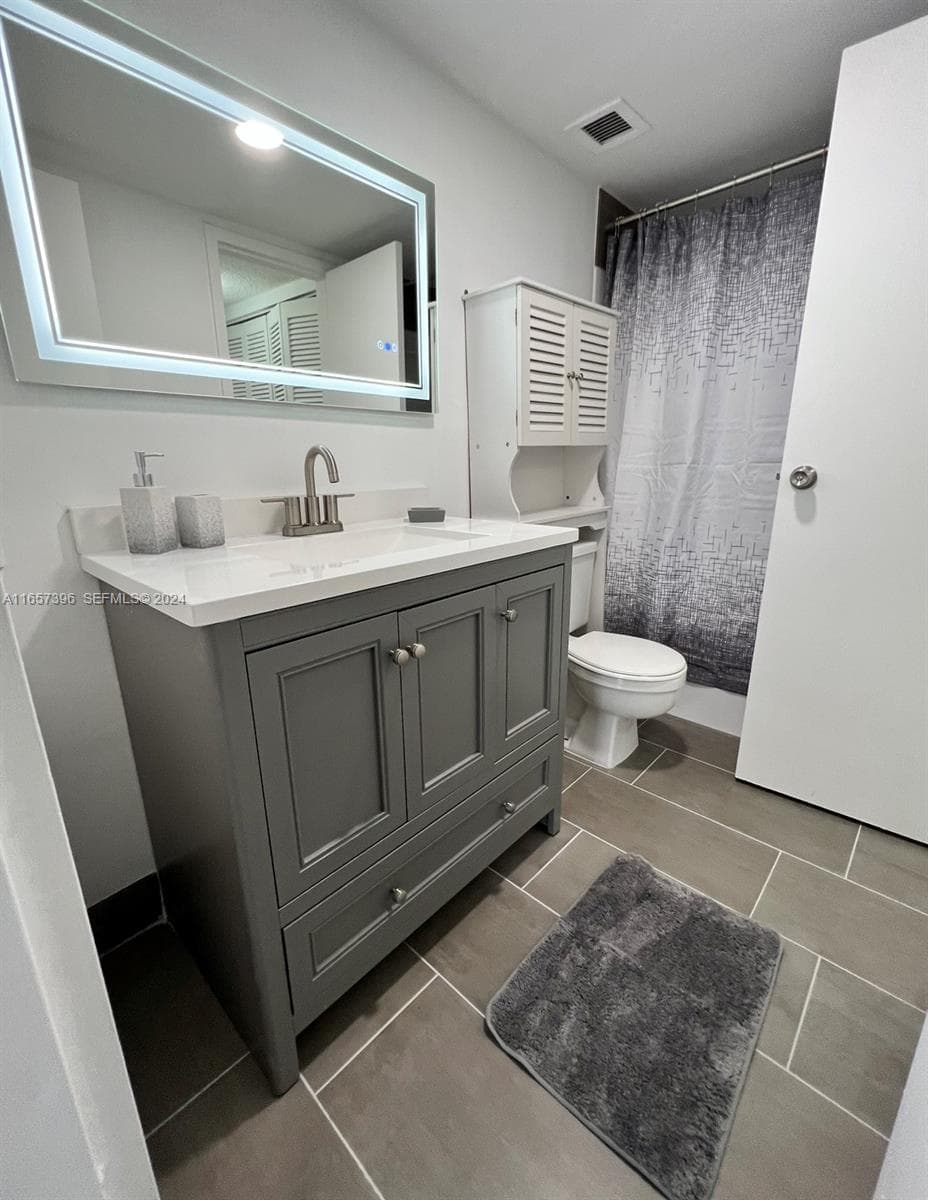 13499 Biscayne Blvd # 1205, North Miami FL 33181 — 26