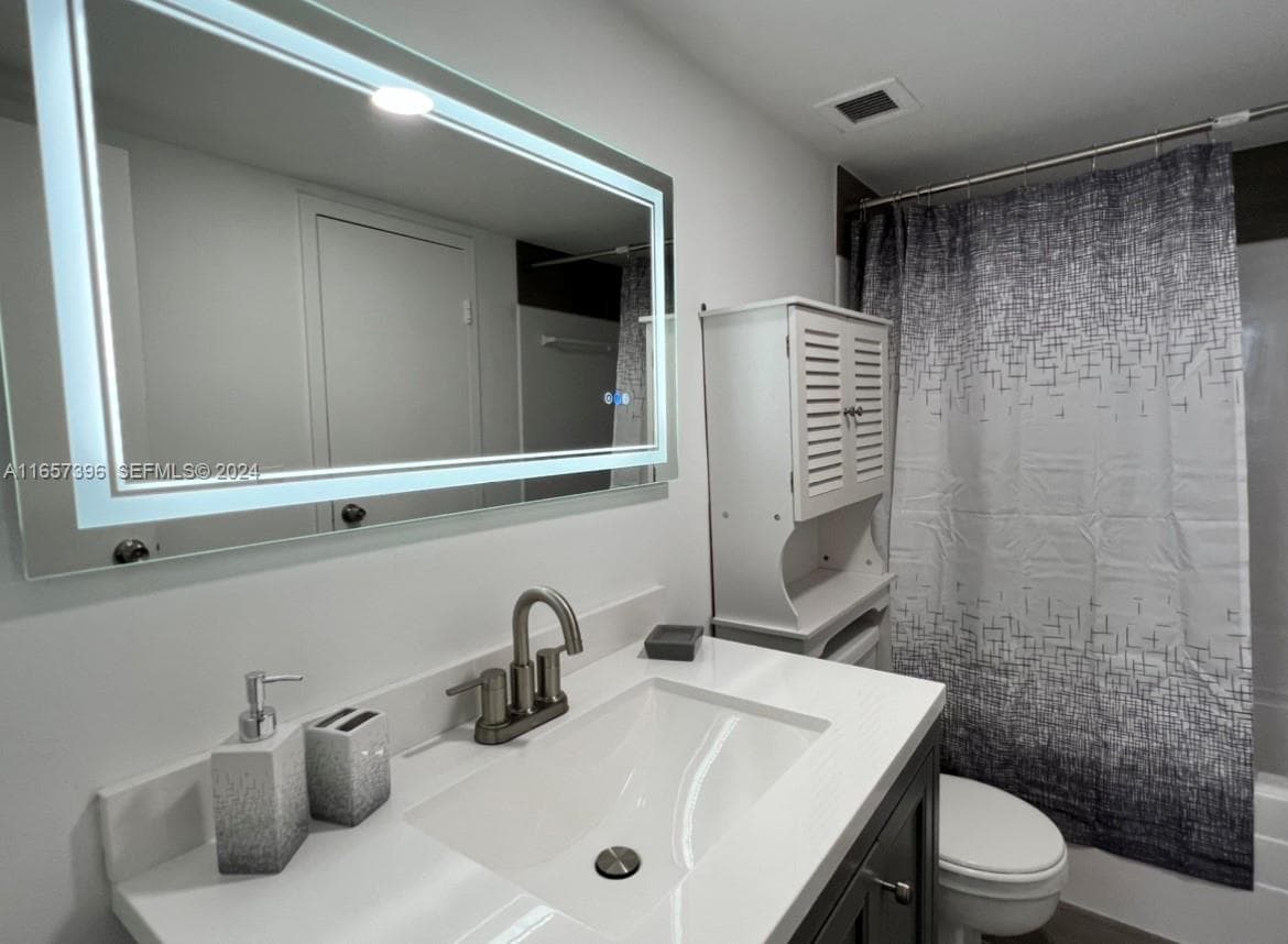 13499 Biscayne Blvd # 1205, North Miami FL 33181 — 28