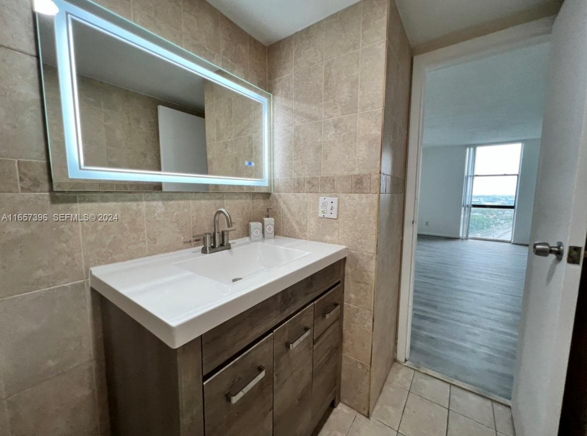 13499 Biscayne Blvd # 1205, North Miami FL 33181 — 19