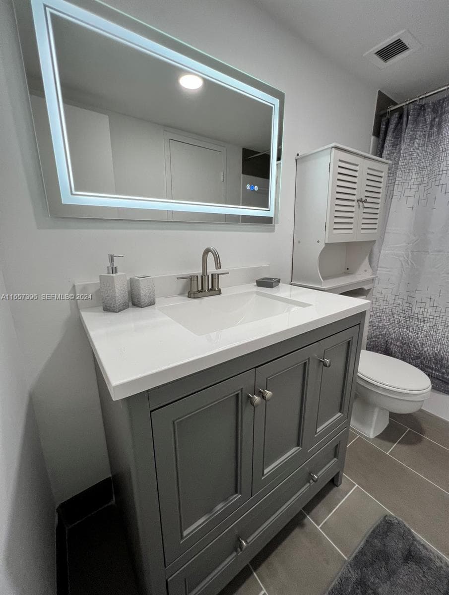 13499 Biscayne Blvd # 1205, North Miami FL 33181 — 29