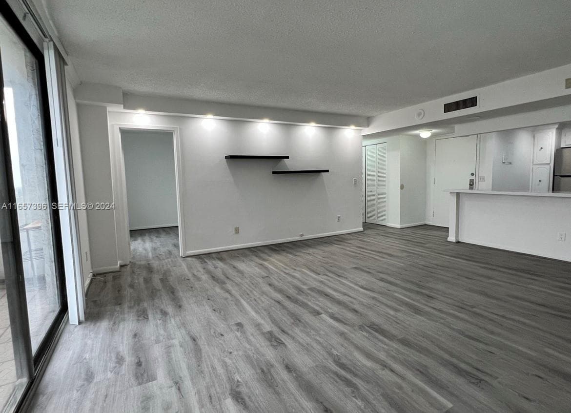 13499 Biscayne Blvd # 1205, North Miami FL 33181 — 21