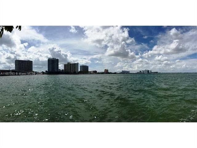 2140 Bay Dr, Miami Beach FL 33141 — 3