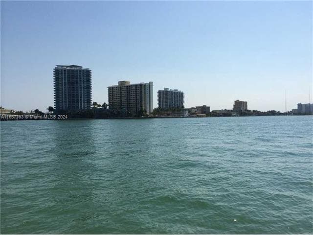 2140 Bay Dr, Miami Beach FL 33141 — 18
