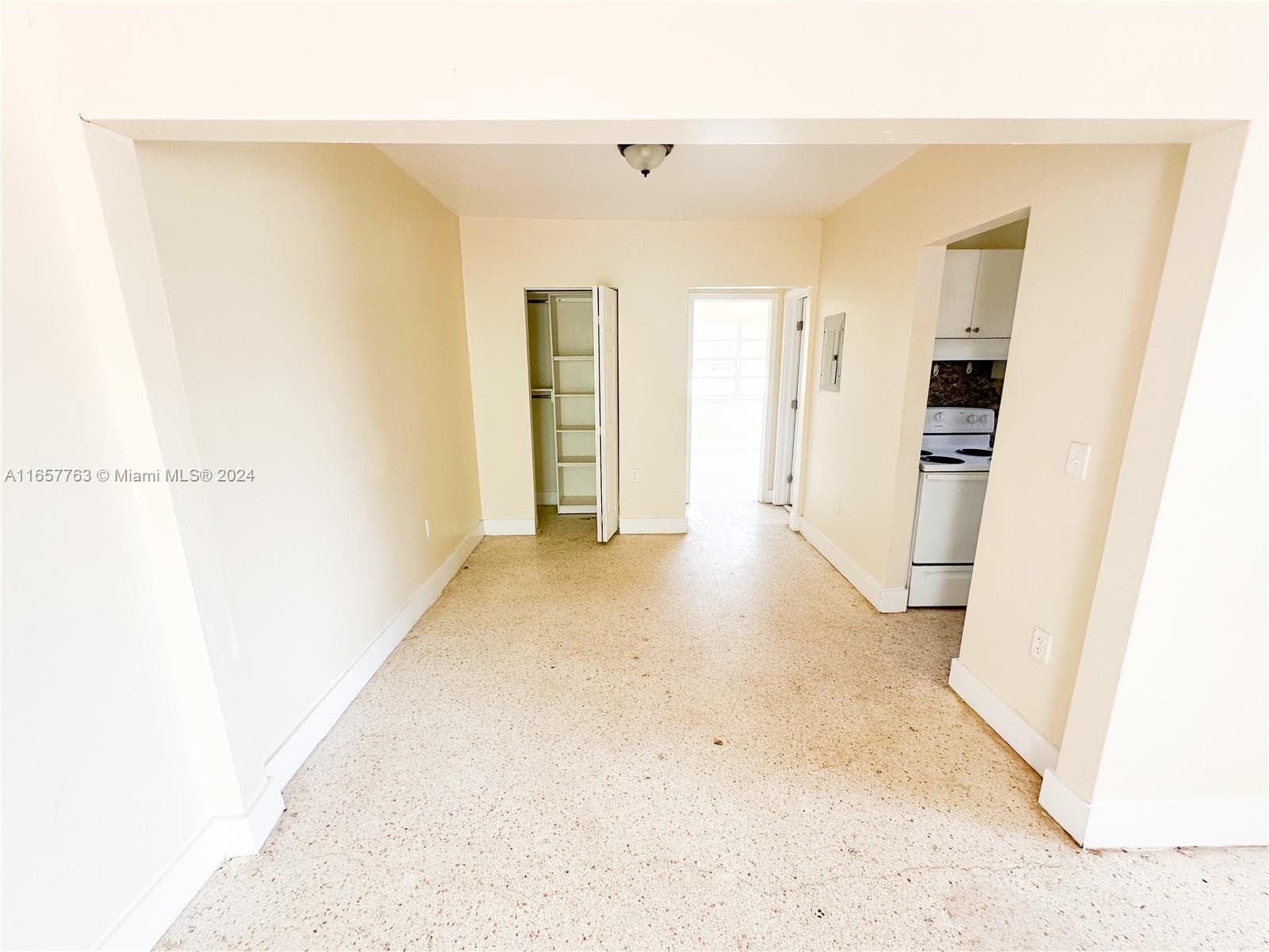 2140 Bay Dr, Miami Beach FL 33141 — 15