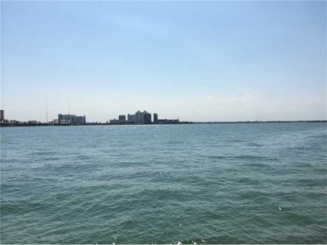 2140 Bay Dr, Miami Beach FL 33141 — 21