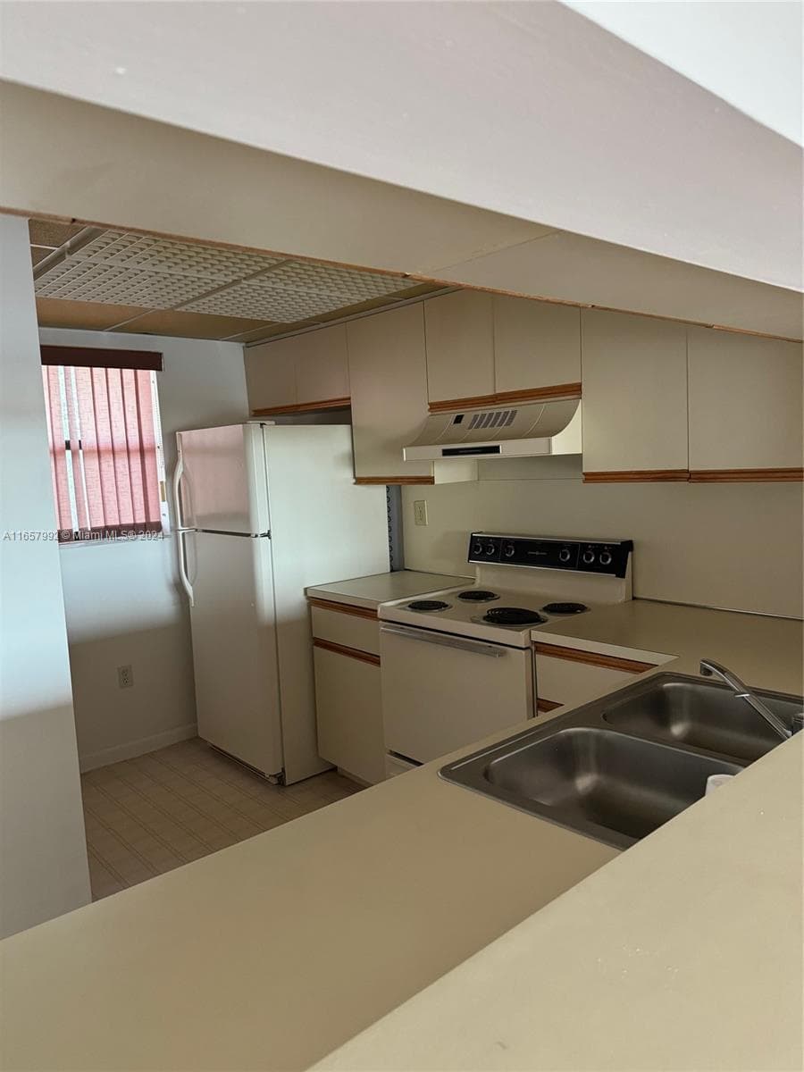 10253 NW 9th Street Cir # 6, Miami FL 33172 — 6
