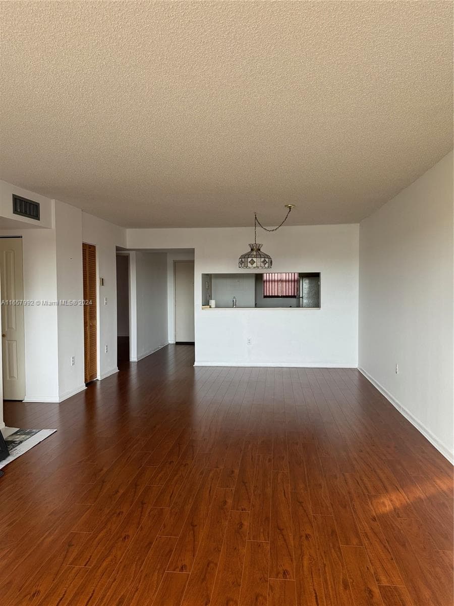 10253 NW 9th Street Cir # 6, Miami FL 33172 — 7