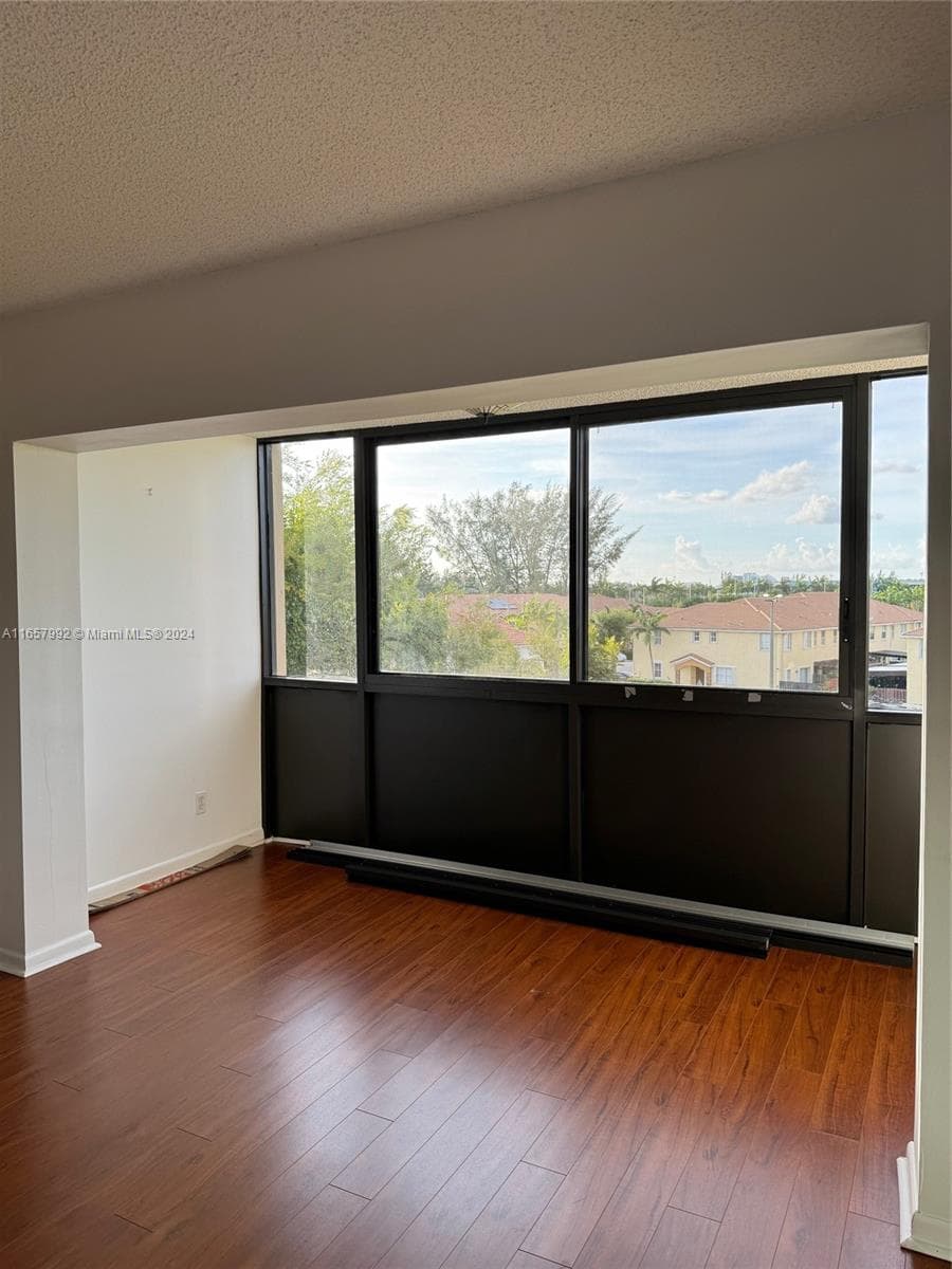 10253 NW 9th Street Cir # 6, Miami FL 33172 — 9