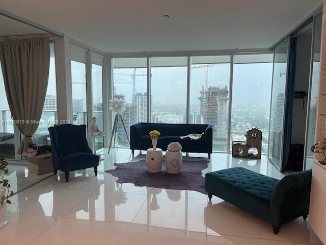 1040 Biscayne Blvd # 2607, Miami FL 33132 — 1