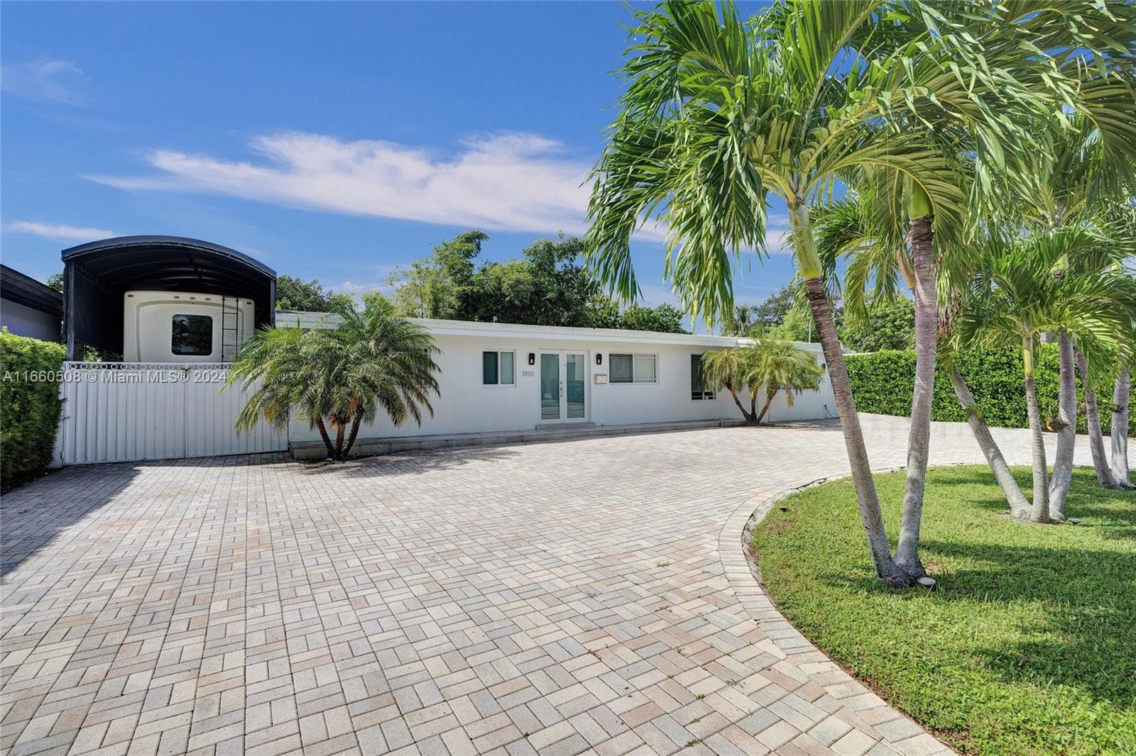 1910 N Hibiscus Dr, North Miami FL 33181 — 3
