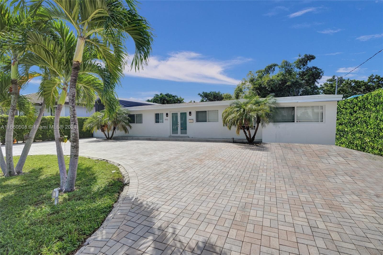 1910 N Hibiscus Dr, North Miami FL 33181 — 41