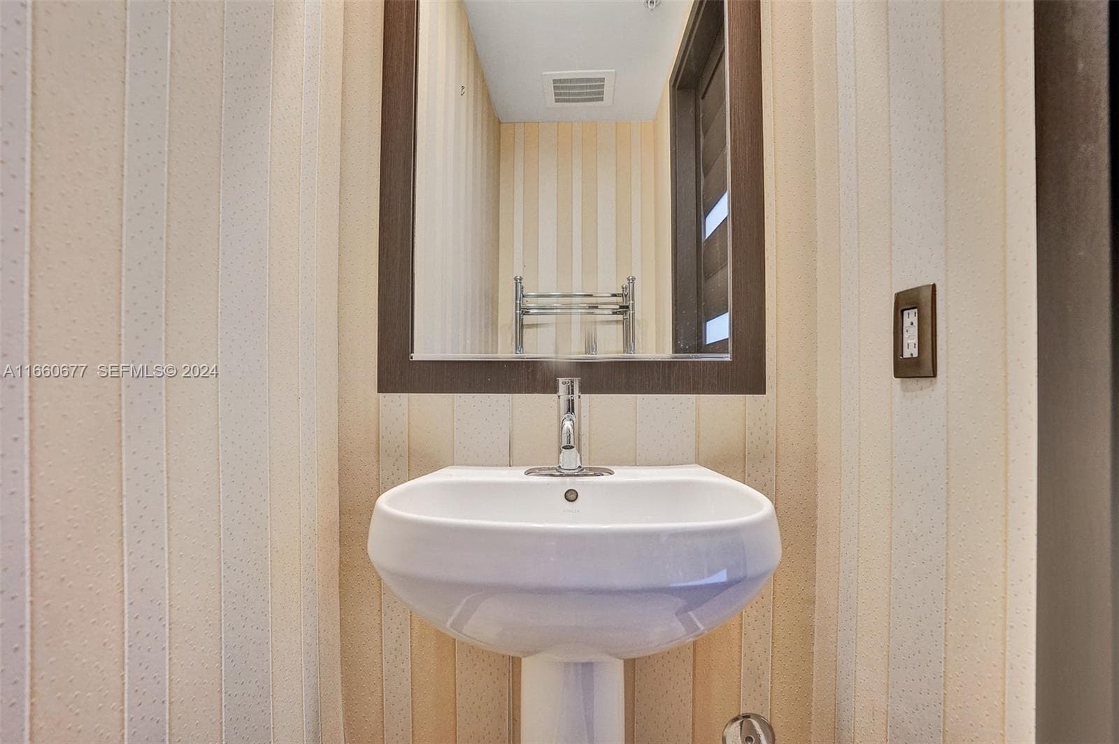 18201 Collins Ave, Sunny Isles Beach FL 33160 — 12