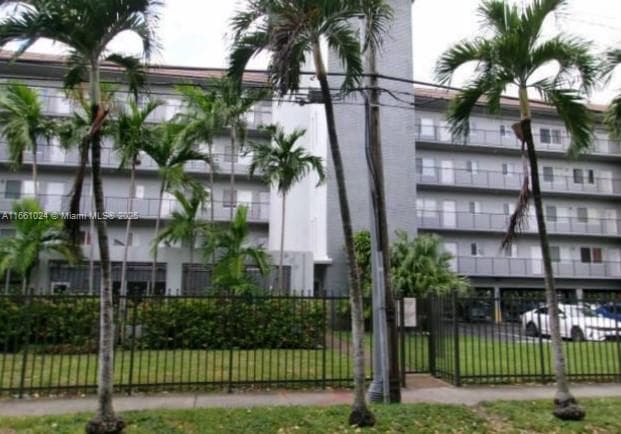 900 SW 84th Ave # 207A, Miami FL 33144 — 1