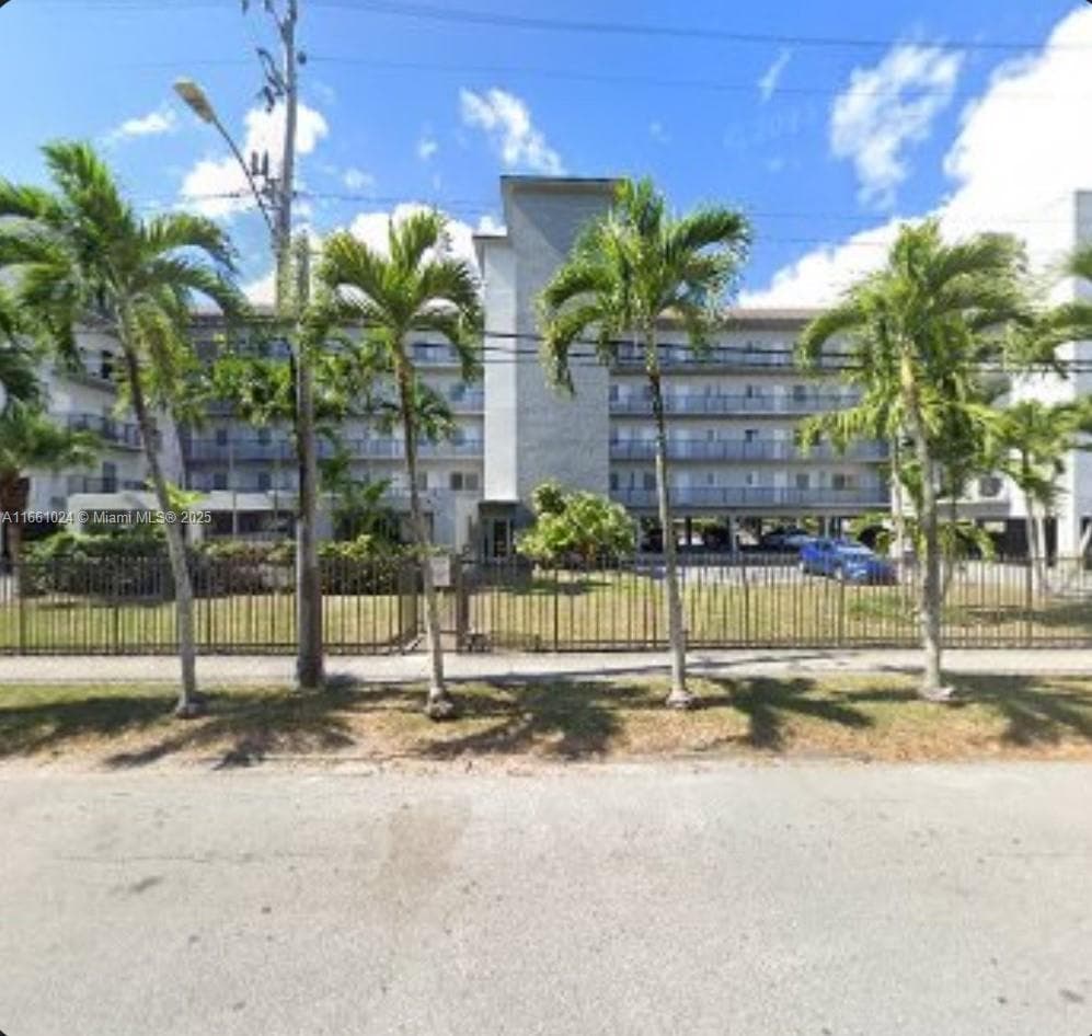 900 SW 84th Ave # 207A, Miami FL 33144 — 5
