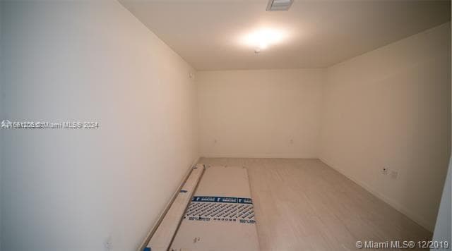 1000 Brickell Plz # 4905, Miami FL 33131 — 2