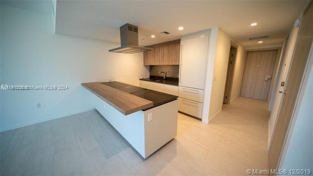 1000 Brickell Plz # 4905, Miami FL 33131 — 6