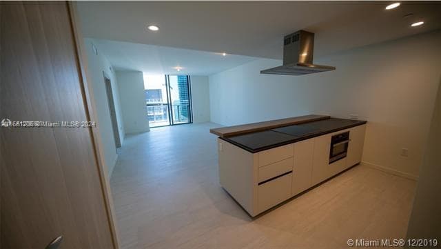 1000 Brickell Plz # 4905, Miami FL 33131 — 5