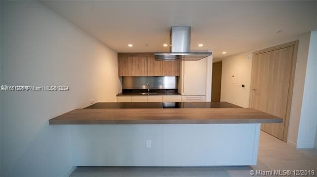 1000 Brickell Plz # 4905, Miami FL 33131 — 9