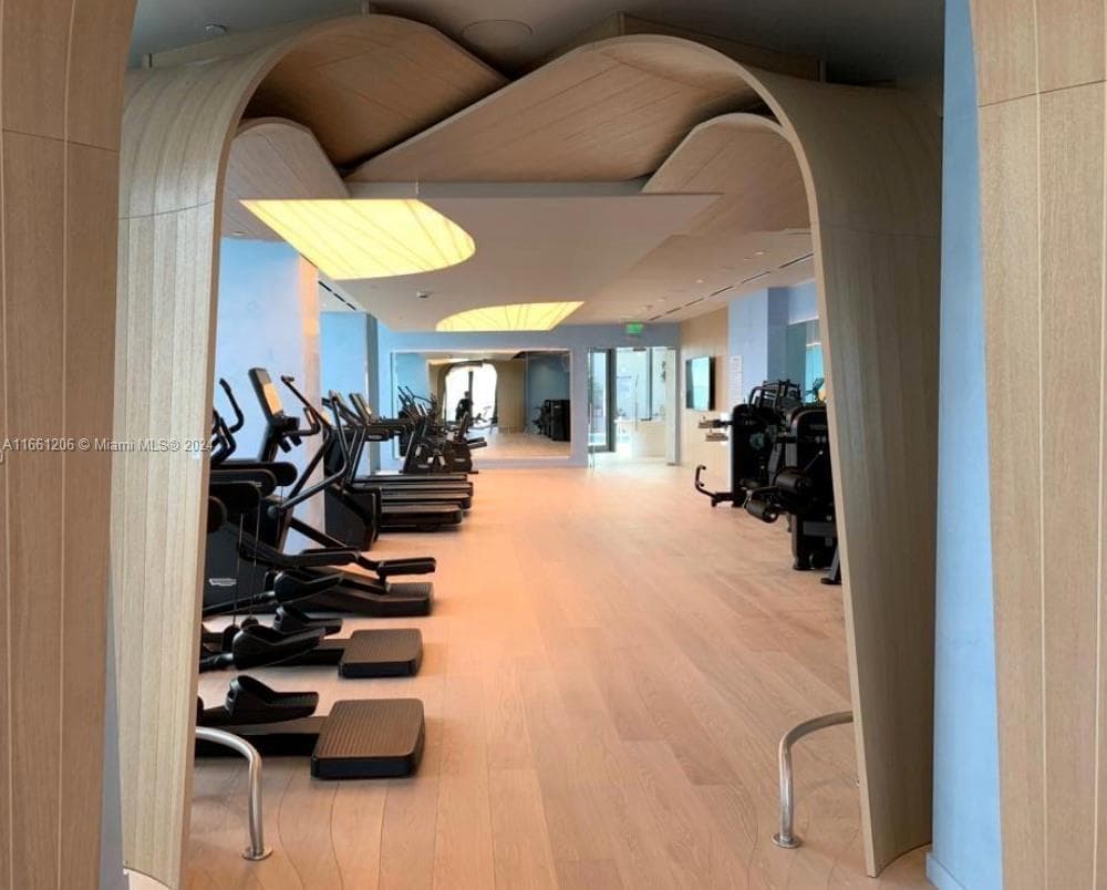 1000 Brickell Plz # 4905, Miami FL 33131 — 30