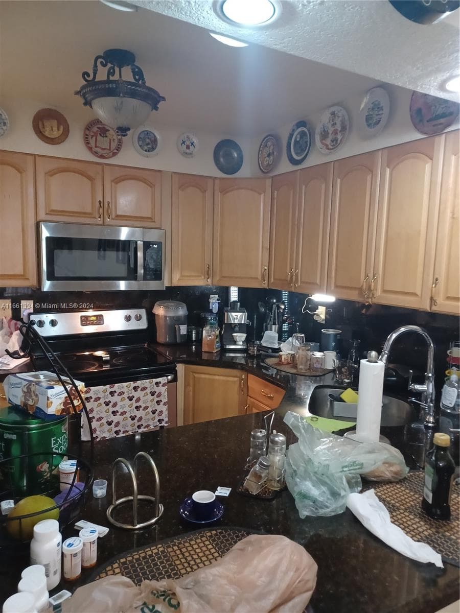 3030 Marcos Dr # T304, Aventura FL 33160 — 17
