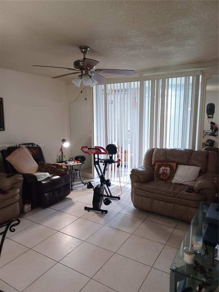 3030 Marcos Dr # T304, Aventura FL 33160 — 7