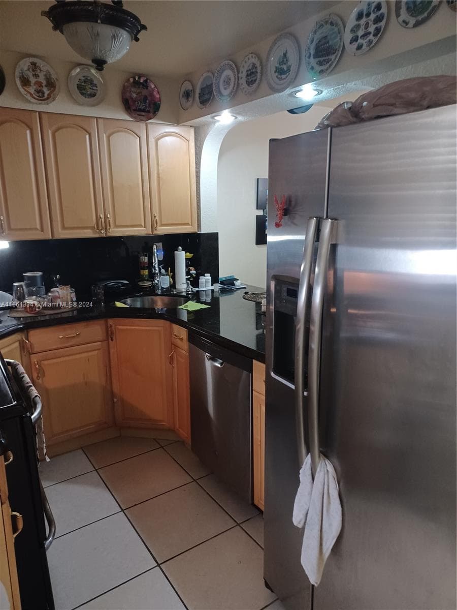 3030 Marcos Dr # T304, Aventura FL 33160 — 15