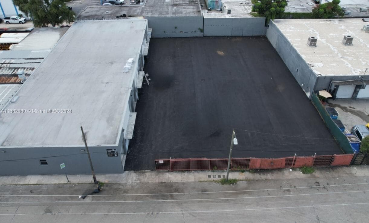 1740 NW 22nd St, Miami FL 33142 — 3
