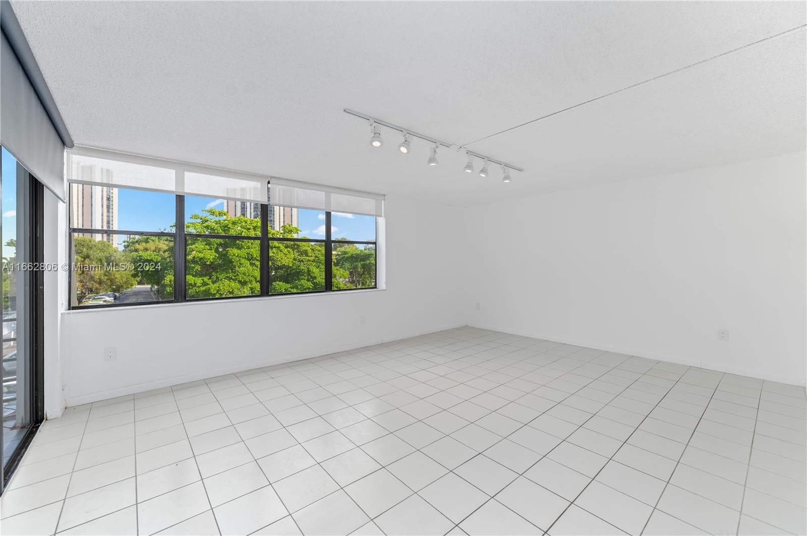 20301 NE 30th Ave # 5, Aventura FL 33180 — 8
