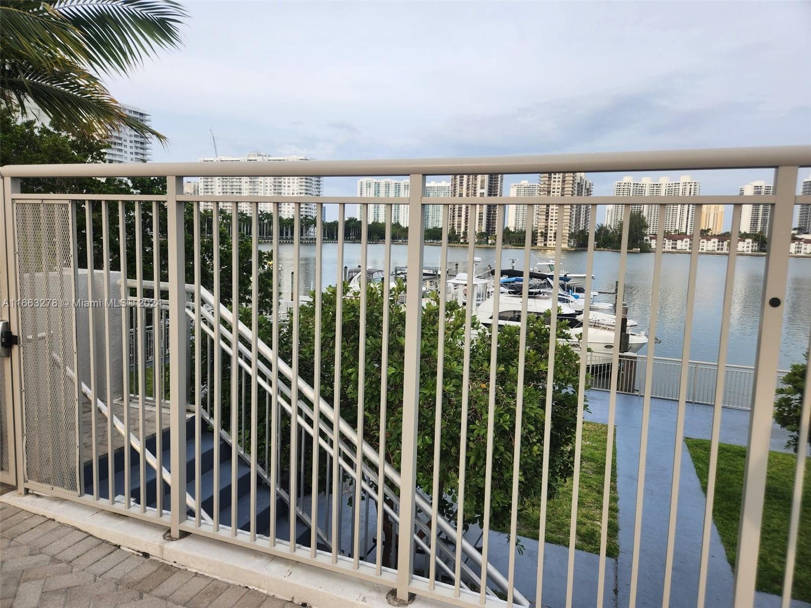 18061 Biscayne Blvd # 702, Aventura FL 33160 — 23
