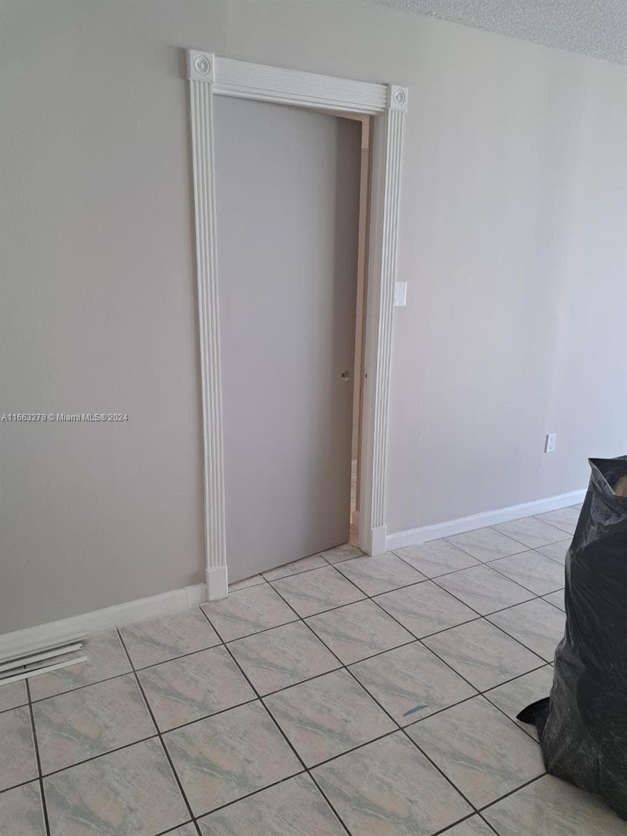 18061 Biscayne Blvd # 702, Aventura FL 33160 — 2