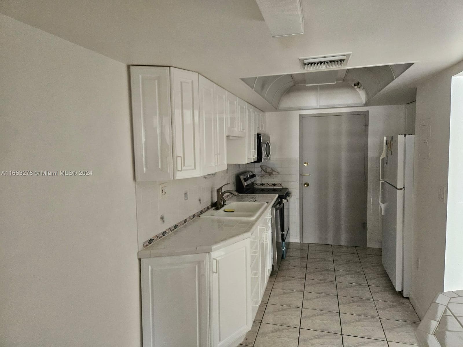 18061 Biscayne Blvd # 702, Aventura FL 33160 — 46