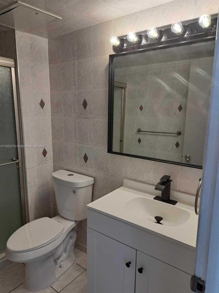 18061 Biscayne Blvd # 702, Aventura FL 33160 — 13