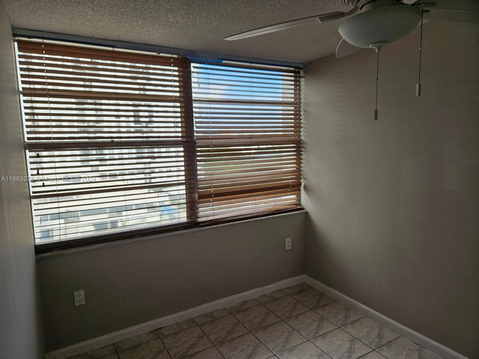 18061 Biscayne Blvd # 702, Aventura FL 33160 — 47
