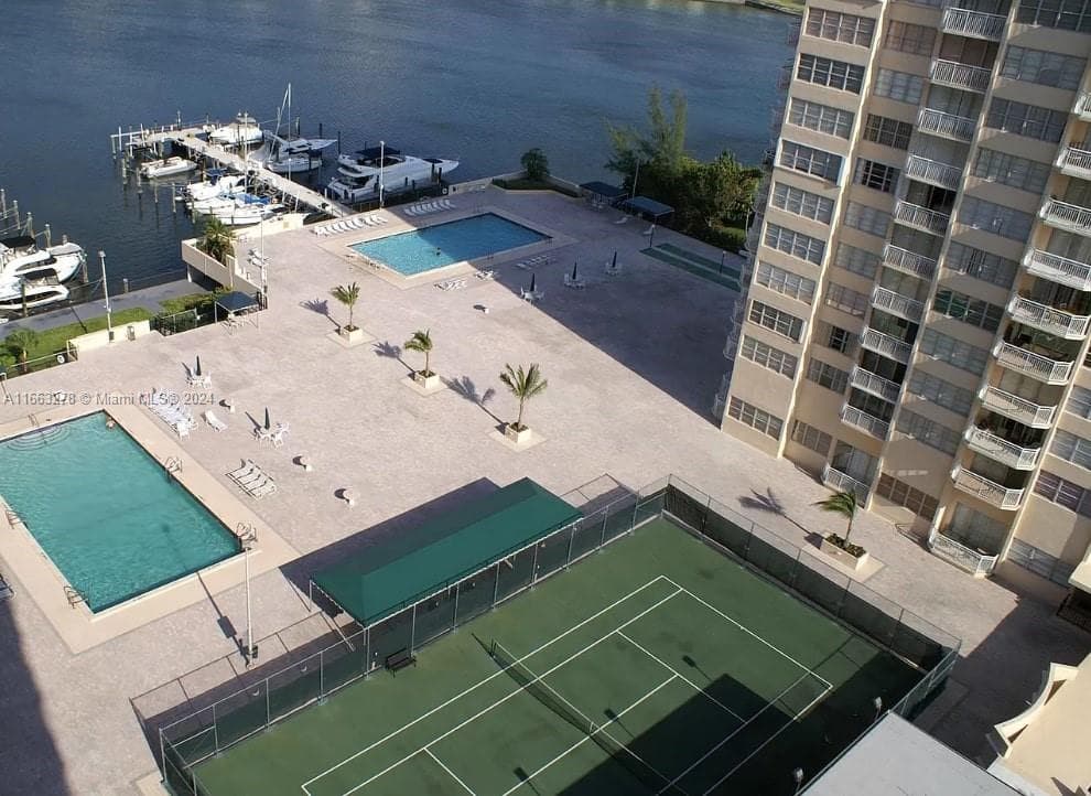 18061 Biscayne Blvd # 702, Aventura FL 33160 — 28