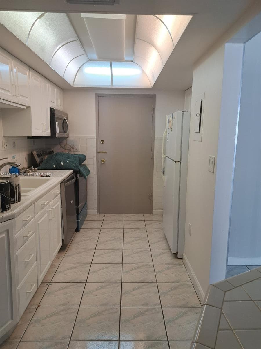 18061 Biscayne Blvd # 702, Aventura FL 33160 — 20