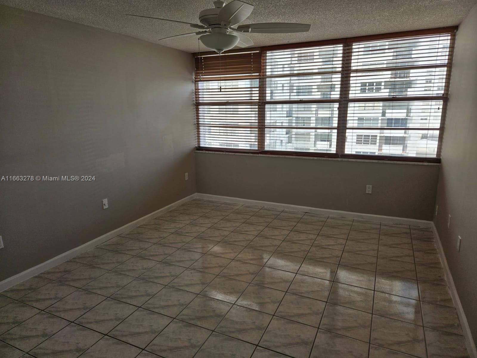 18061 Biscayne Blvd # 702, Aventura FL 33160 — 50