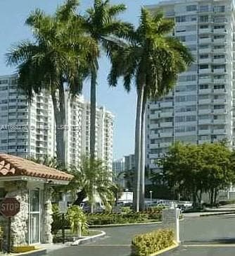 18061 Biscayne Blvd # 702, Aventura FL 33160 — 29