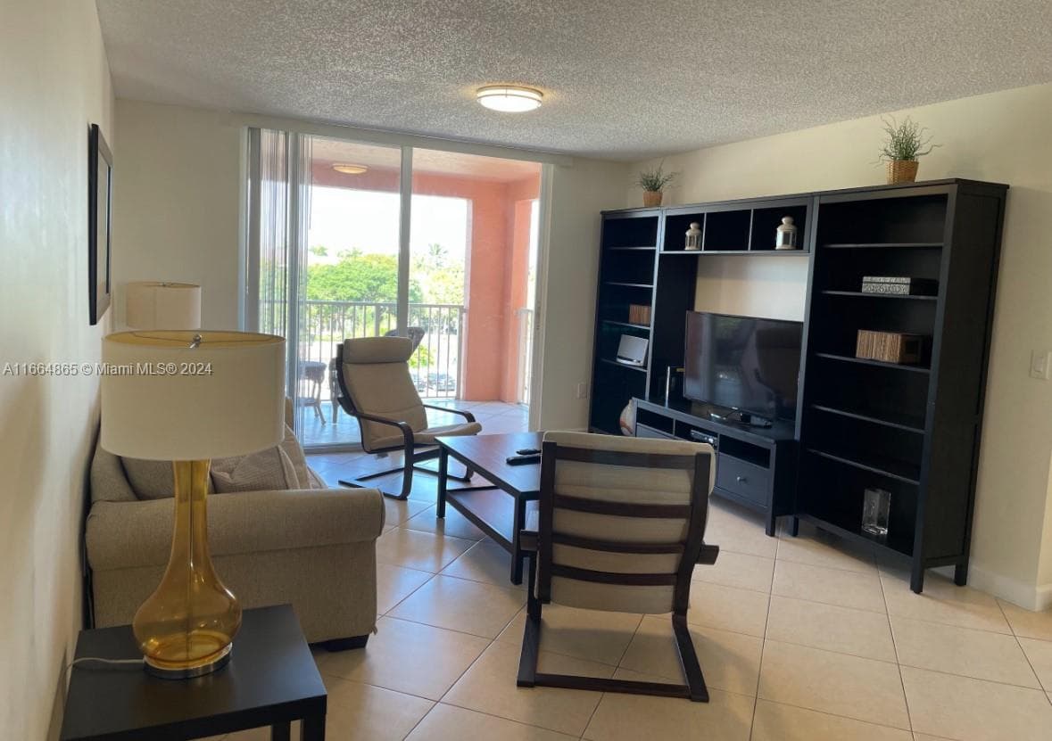 19601 E Country Club Dr # 7501, Aventura FL 33180 — 3