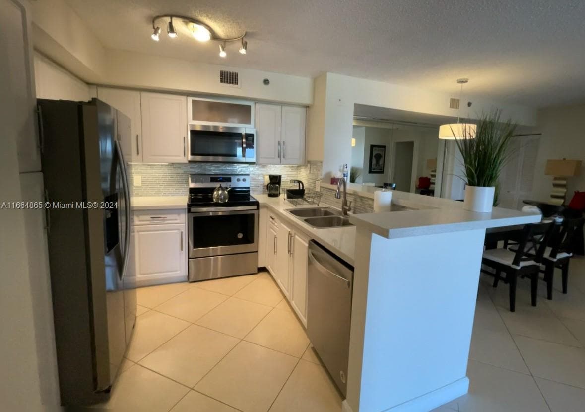 19601 E Country Club Dr # 7501, Aventura FL 33180 — 1
