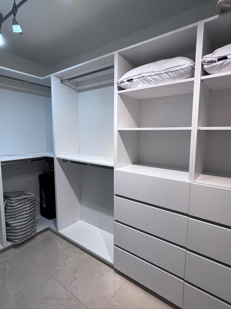 5161 Collins Ave # 505, Miami Beach FL 33140 — 26