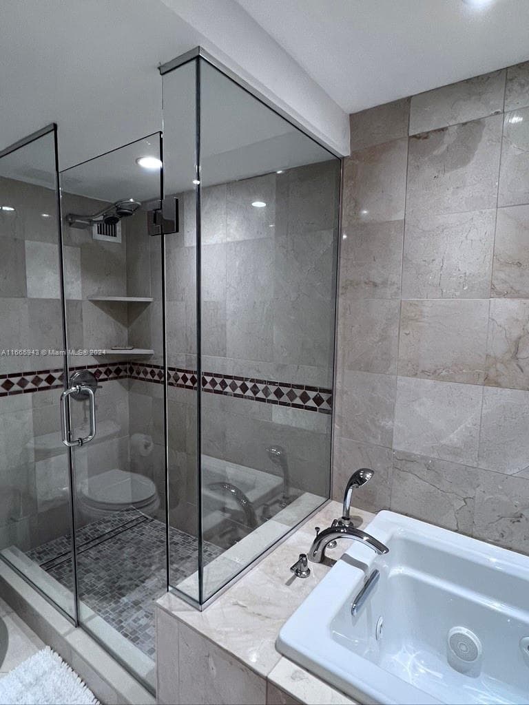 5161 Collins Ave # 505, Miami Beach FL 33140 — 25