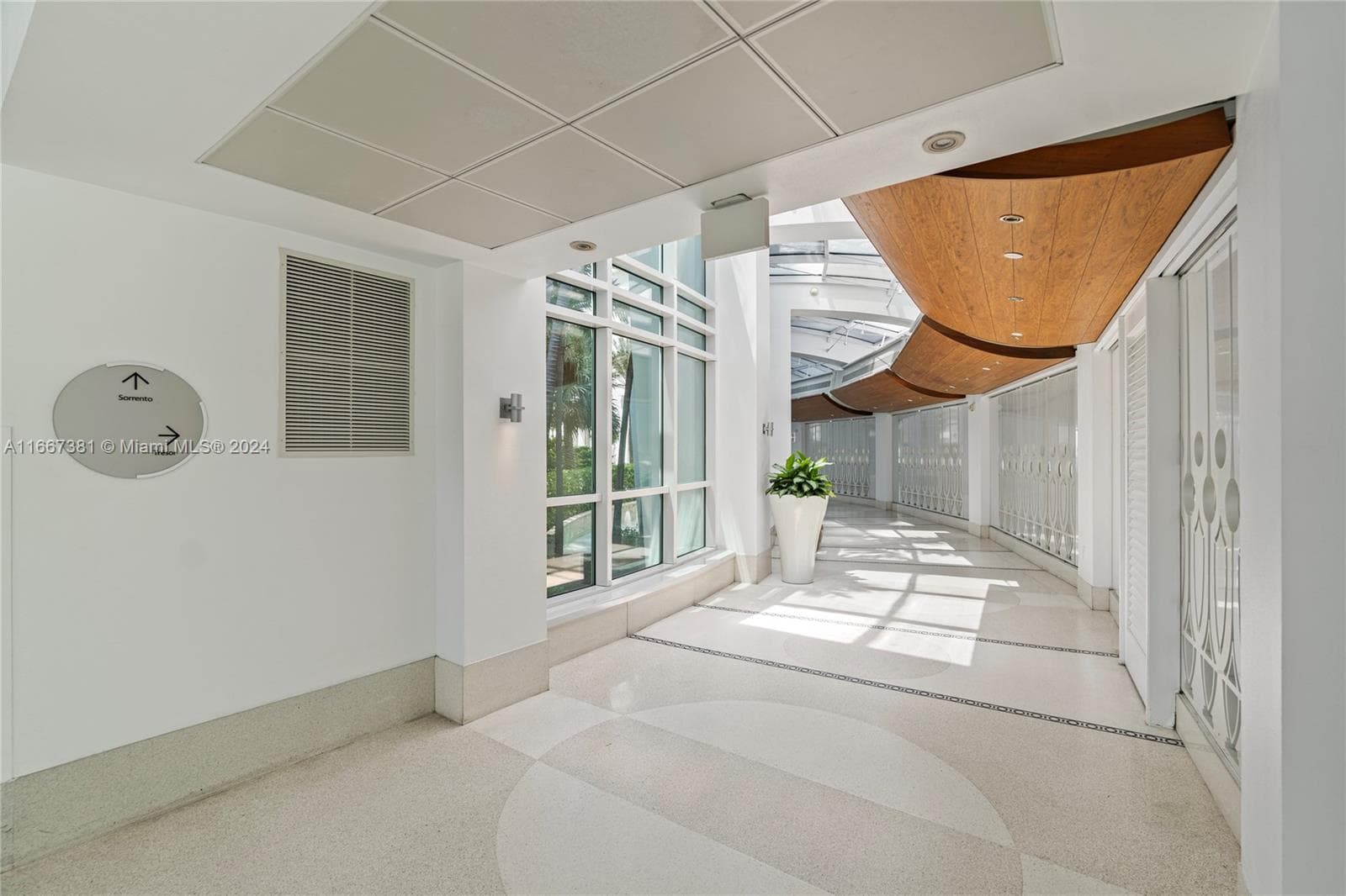 4401 Collins Ave # 1709, Miami Beach FL 33140 — 53