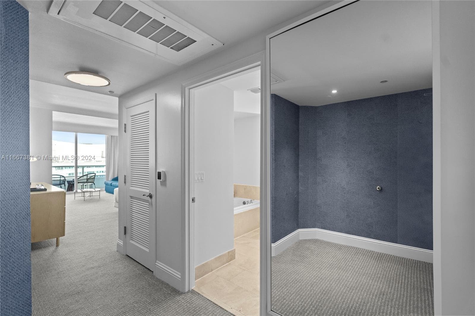 4401 Collins Ave # 1709, Miami Beach FL 33140 — 24